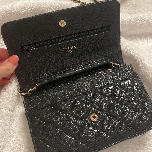 A Classy Chic Boutique Bags Good Quality Dupe Wallet On A Chain